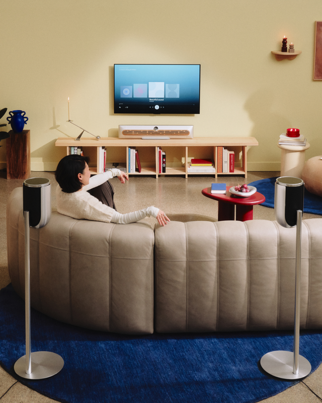 Surround set με Beosound Premiere και 2 Beosound Emerge